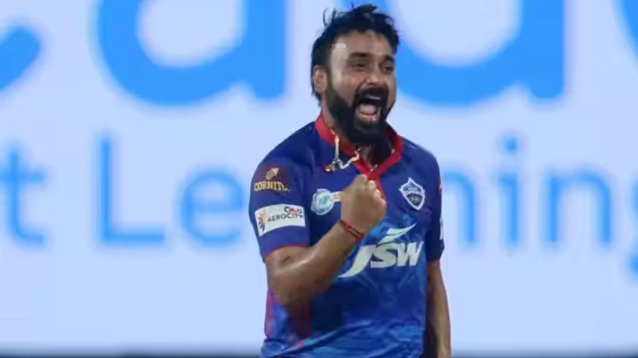 All of 40, the experienced Amit Mishra will return to the IPL stage after being signed by the Lucknow SuperGiants for a salary of Rs 50 lakhs (Rs 5 million). The seasoned spinner last represented the Delhi Capitals franchise in 2021. In his overall 154 IPL appearances, he boasts of scalping 166 wickets. Mishra has been the unsung hero in the IPL. In his prime, the leg spinner made all the batters dance to his tunes and often outfoxed them. Because he is the only bowler to have taken three hat-tricks in the IPL in the 2008, 2011, and 2012 seasons, Mishra is referred to as the ‘hat-trick man’ in the league. 