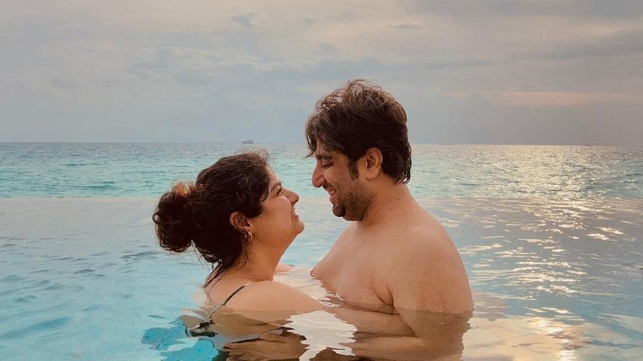 Social media influencer Anshula Kapoor, who recently inspired many with her drastic weight loss journey has made her relationship with screenwriter Rohan Thakkar insta official. The duo was rumoured to be dating for quite some time but did not confirm the news. On Monday, Anshula took to her Instagram account and shared a picture from their Maldives vacation where the couple is seen lovingly looking into each other eyes, while on a swim. Read full story here