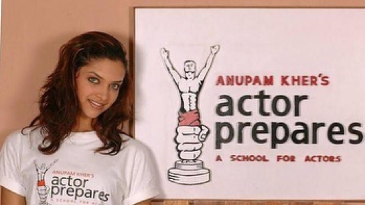 As Deepika Padukone turns presenter for Oscars, 'teacher' Anupam Kher shares throwback picture of the superstar