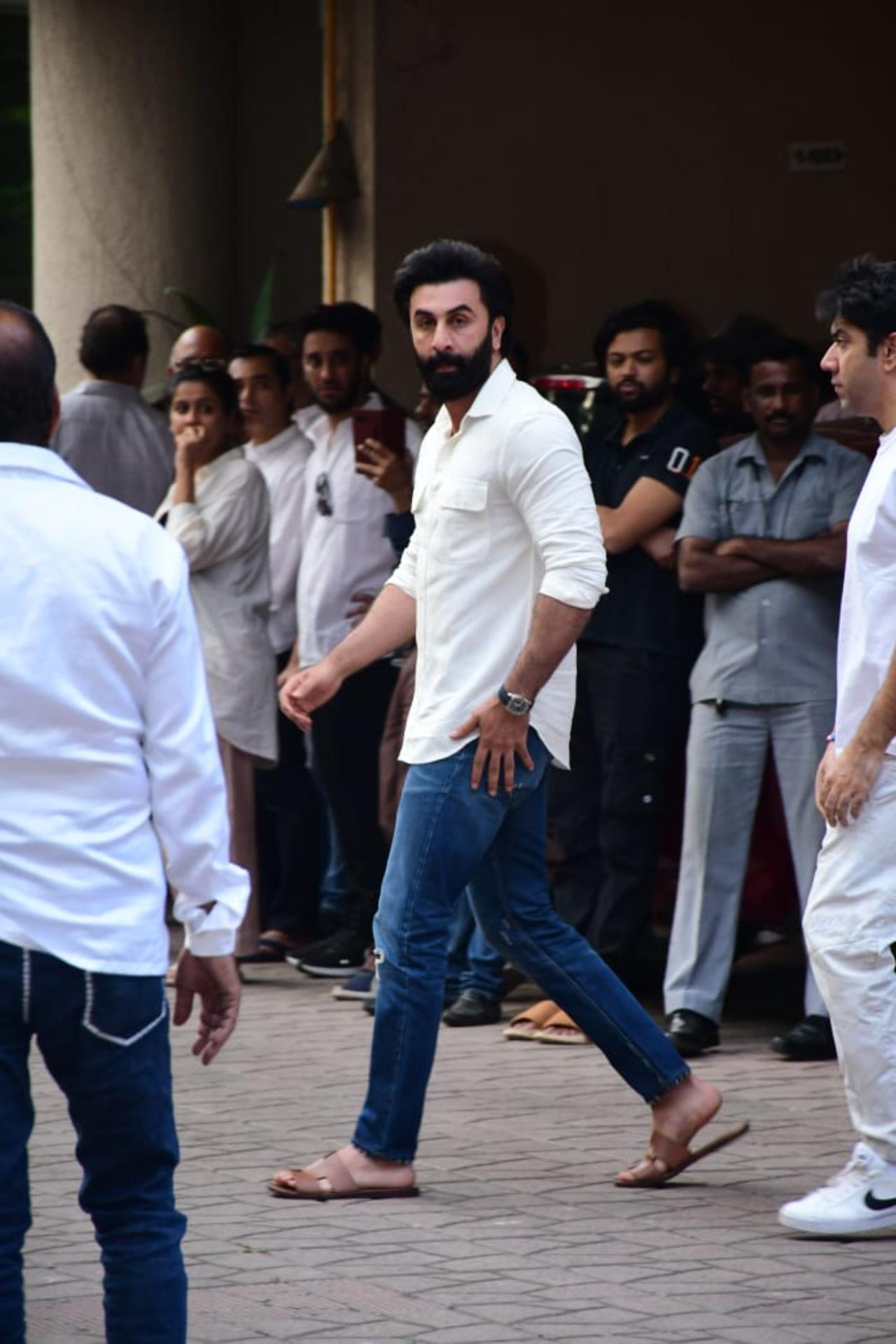 Actor Ranbir Kapoor also arrived at Satish Kaushik's residence to pay his respect