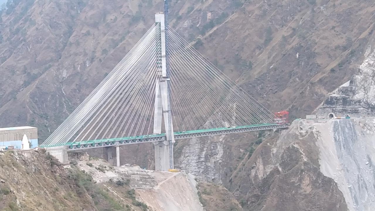 Bandra-Worli sea link like India's first cable-stayed rail bridge in J&K nears completion