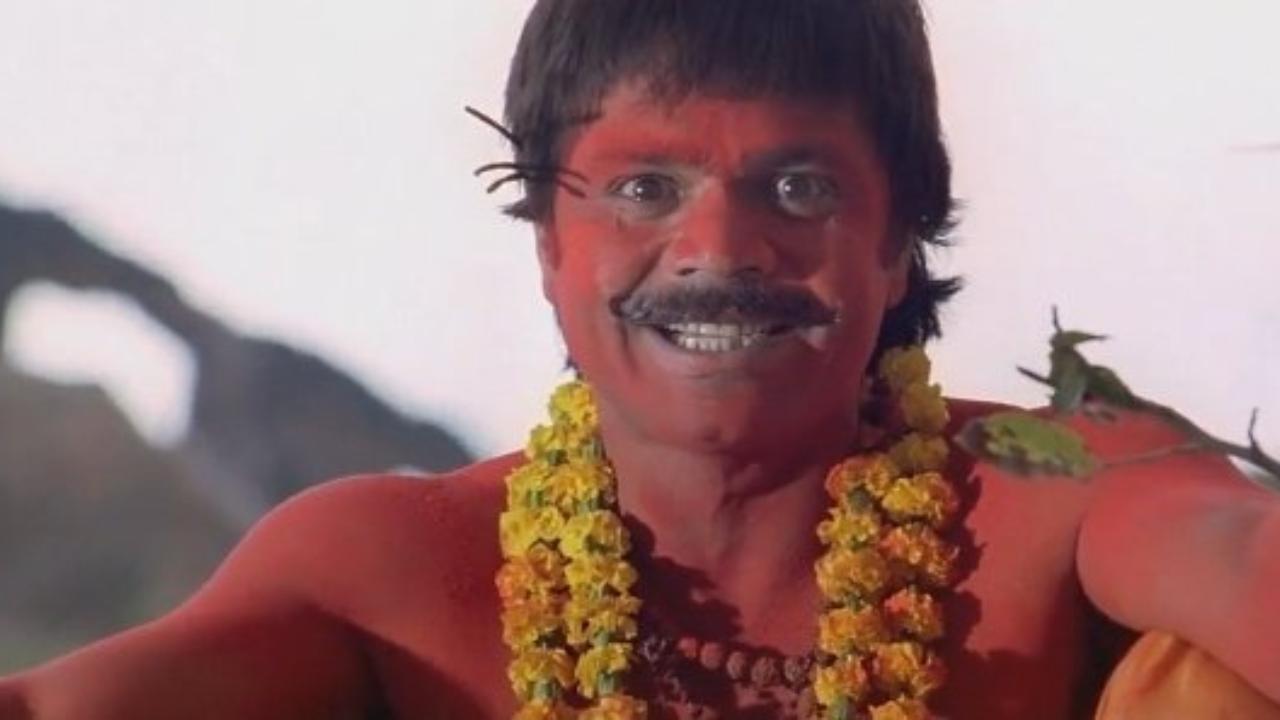 Bhool Bhulaiyaa (2007) - Rajpal Yadav plays the role of Chhote Pandit, a temple priest with a love for drama and theatrics, in the horror comedy film ‘Bhool Bhulaiyaa'. His character adds a layer of comic relief to the film, which is otherwise a horror comedy. Rajpal also became a part of the film’s sequel, ‘Bhool Bhulaiyaa 2’ which starred Kartik Aaryan in the lead role.
 