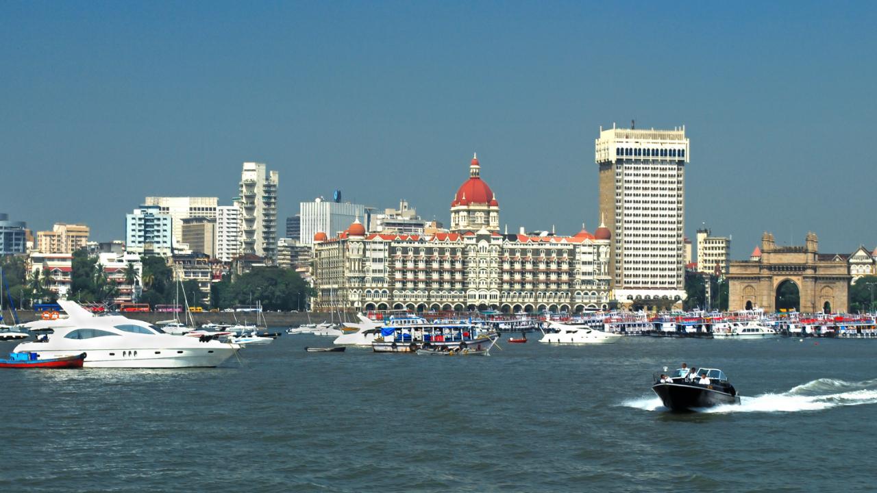 The linking of Colaba with Bombay resulted in an immense rise in land values on the southern islands and many more houses were constructed. The first major transformation in the locality took place in 1844, when it became the new centre for cotton trade. Thus, over the following decades Colaba Causeway developed into a busy mercantile centre