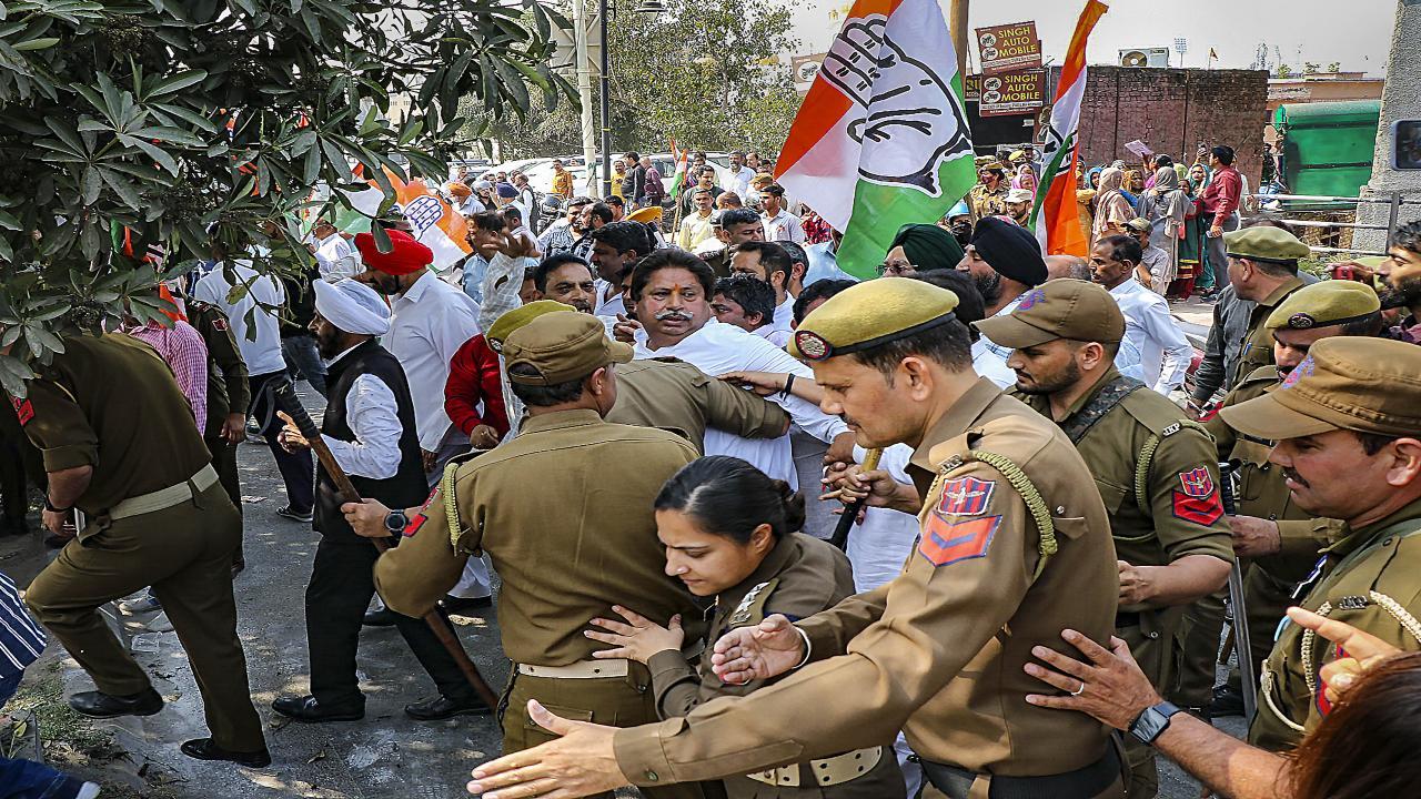 Congress march against 'anti-people policies of Jammu and Kashmir administration' foiled, scores arrested