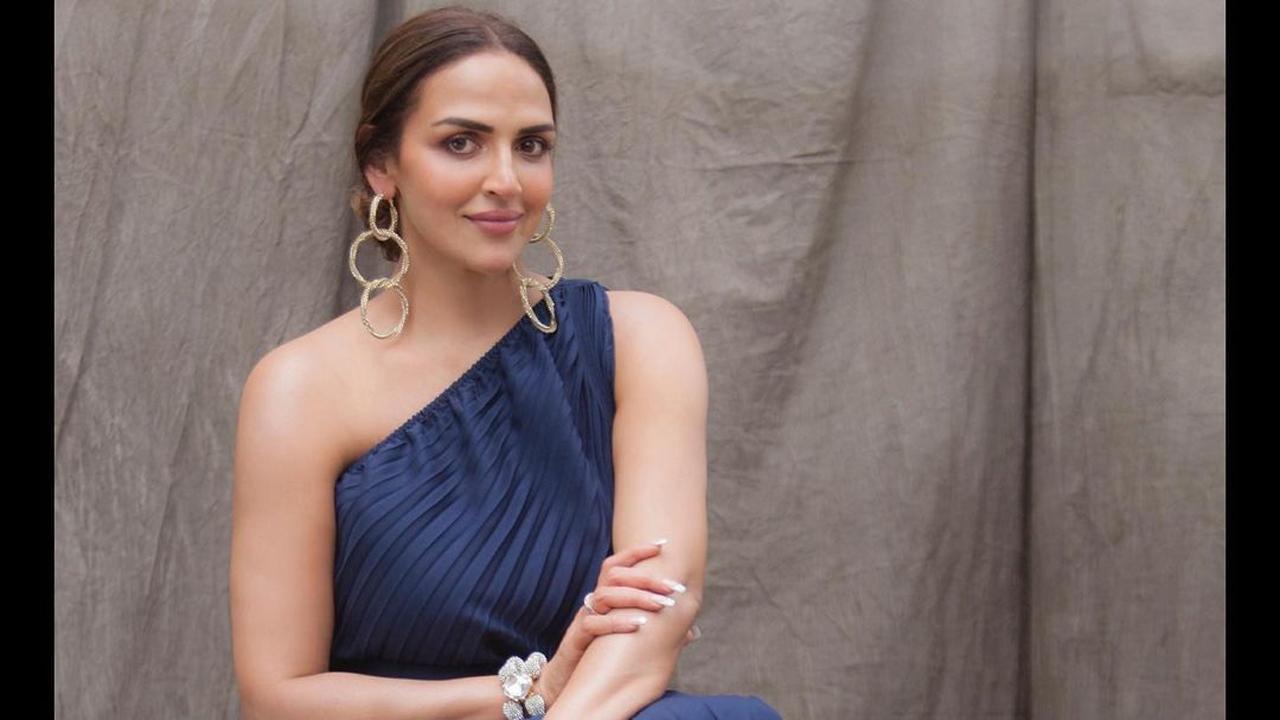 Exclusive video! Esha Deol's adventures at Dhobi Ghat