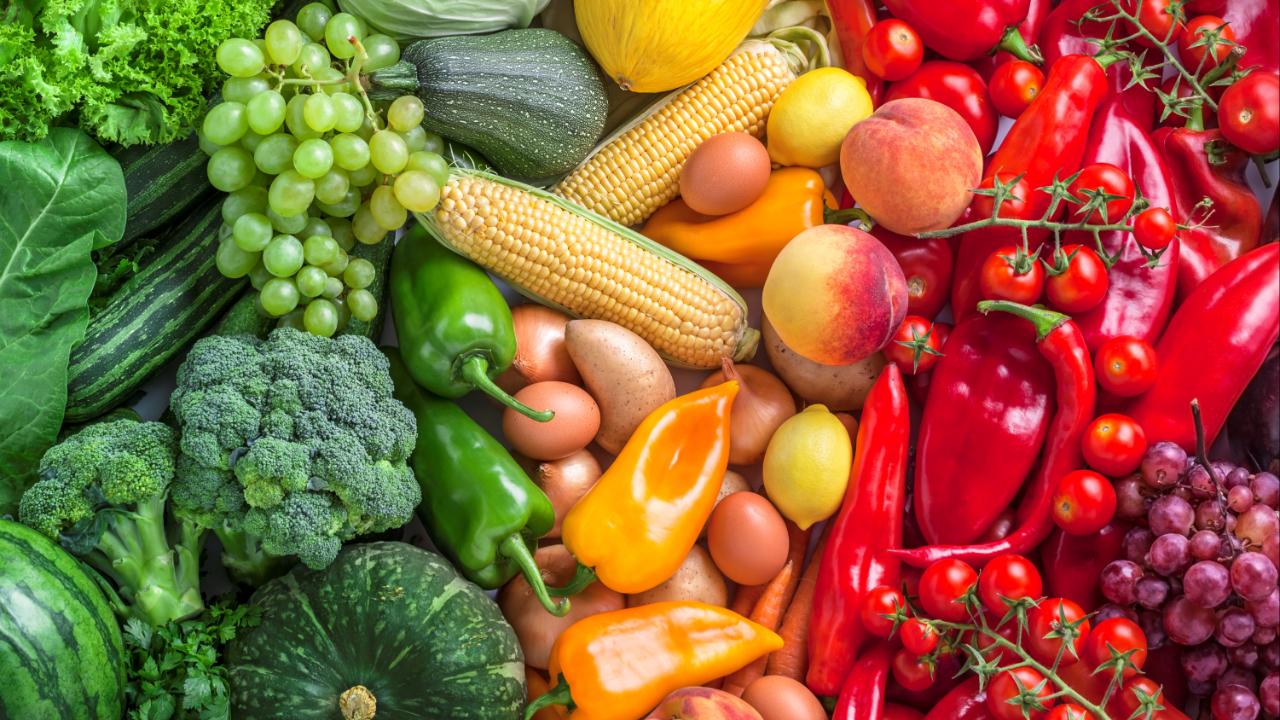 Food has always been known to aid good health and that is no different for the eyes. Mumbai experts say to maintain good eye hygiene, one should eat an adequate amount of green and coloured vegetables and fruits. Image for representational purposes only. Photo Courtesy: istock