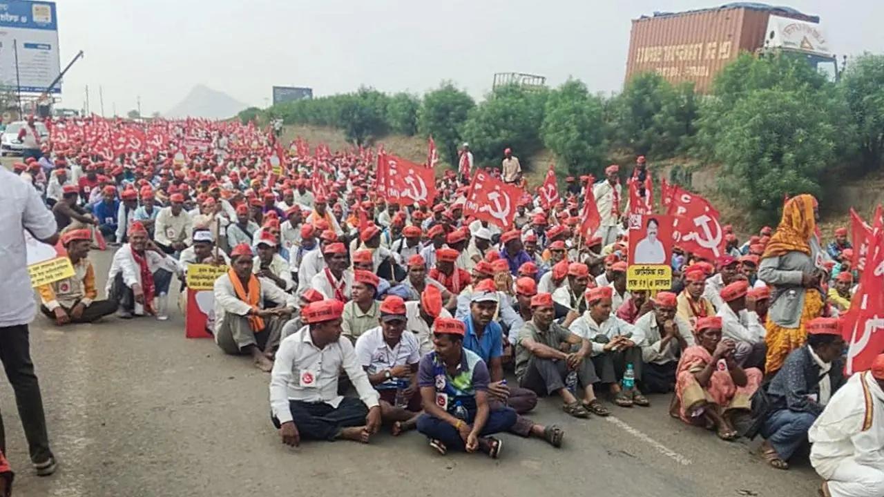 Protesting farmers and tribals call of long march to Mumbai