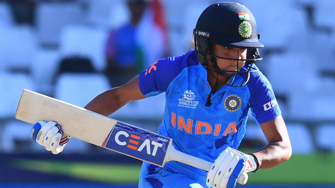 Indian talismanic captain Harmanpreet Kaur is a dependable performer for her squad, thanks to her aggressive batting and superb off-spin technique. The 33-year-old brings a lot of experience to the table as Alyssa Healy, having played for India in over 270 matches across all forms.