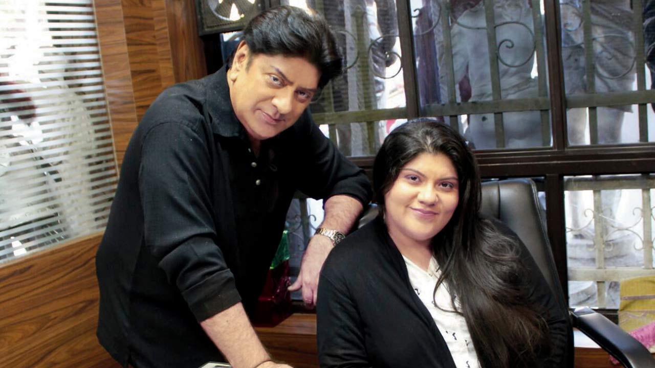 Saasha with father Shyam Ramsay