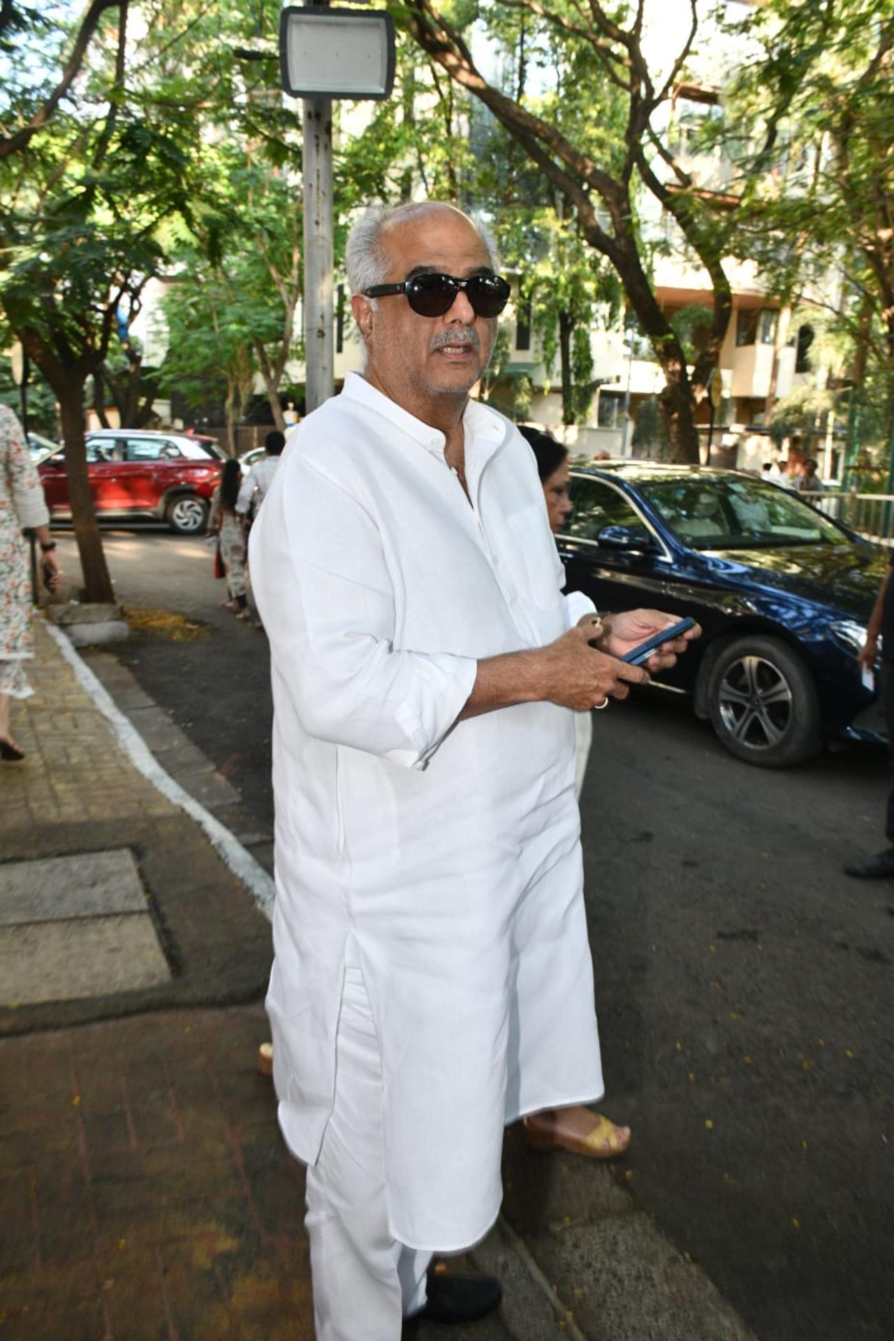 Boney Kapoor and his daughter Anshula were also seen at the prayer meet