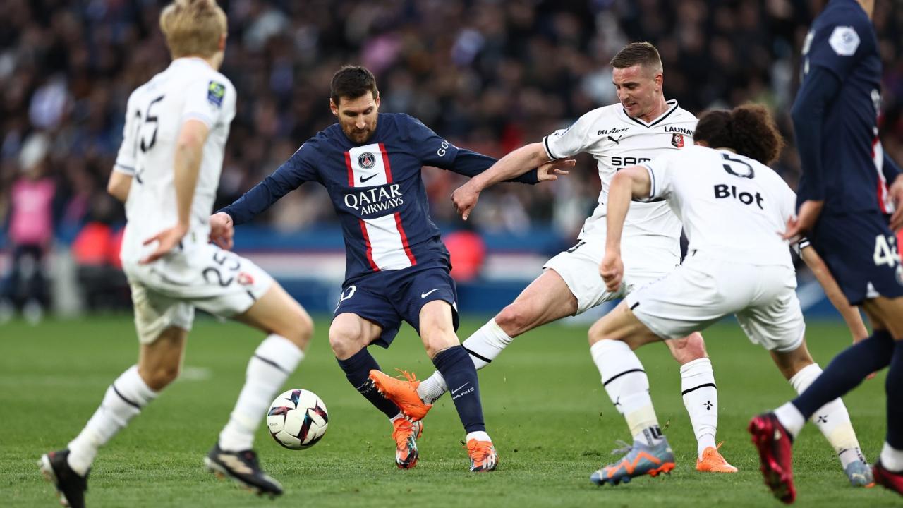 PSG loses at home in French league for 1st time this season