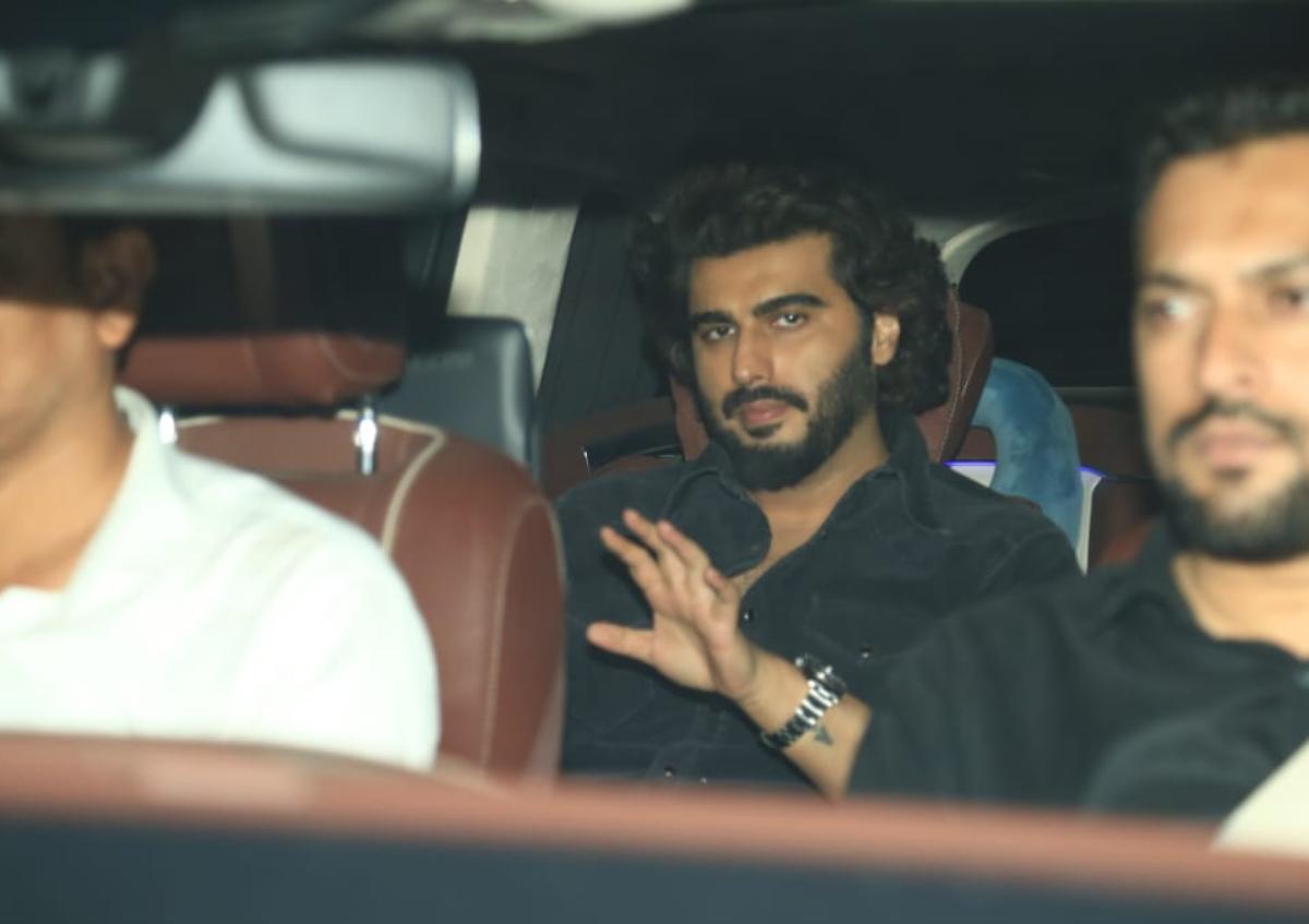 Actor Arjun Kapoor who is usually seen with his girlfriend at B-town parties, award shows and events, made a solo entry at Rani's special screening on Wednesday. 