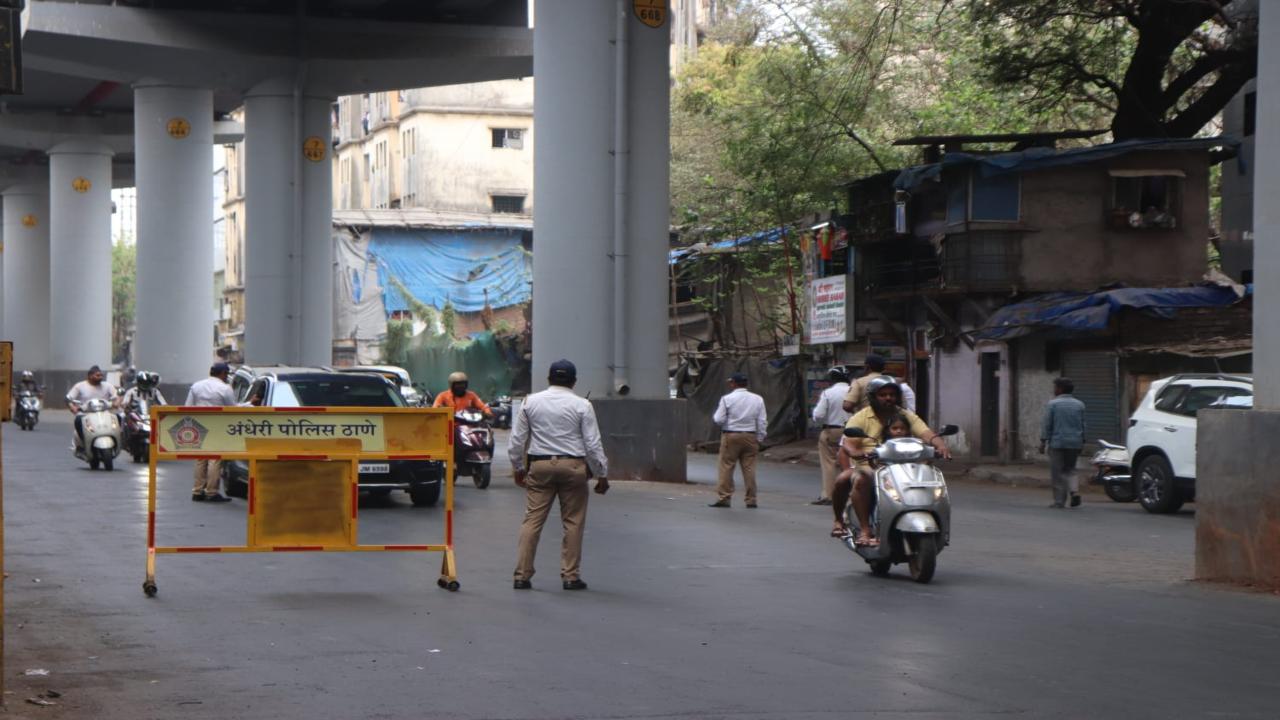 Meanwhile, the Mumbai police greeted the people onthe occassion of Holi. “Colour with Consent cause #HolyHai! Have a happy & safe Holi, Mumbai,” Mumbai Police Department wrote on Instagram. Photo/Anurag Ahire