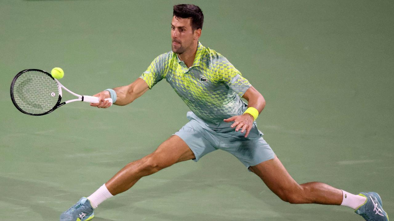 Novak Djokovic holds on in Dubai, extends winning streak to 18