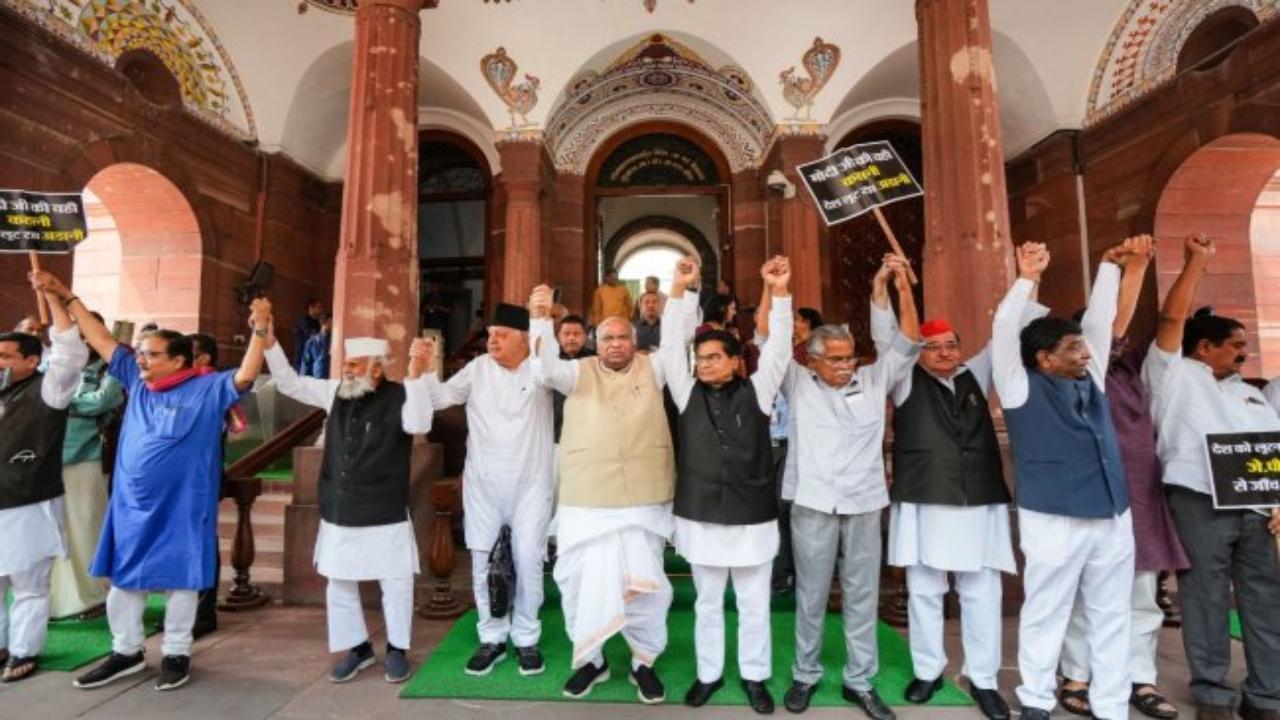 Adani issue: Opposition leaders protest in Parliament House, demand JPC probe