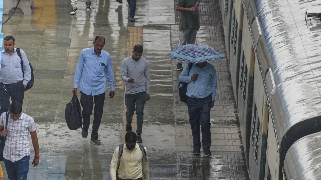 Delhi Weather: Drizzle in parts of national capital