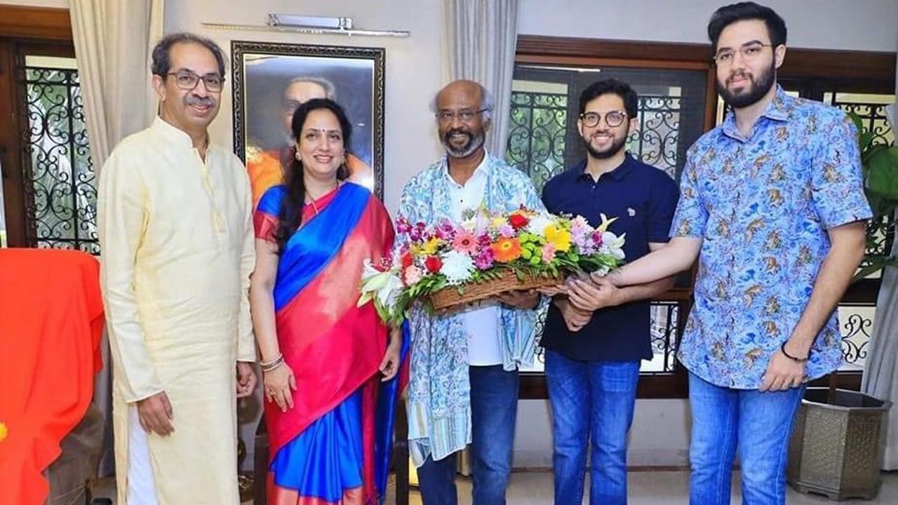Superstar Rajinikanth called on the Thackeray family at their 'Matoshri' home here on Saturday afternoon, in what was described as a 