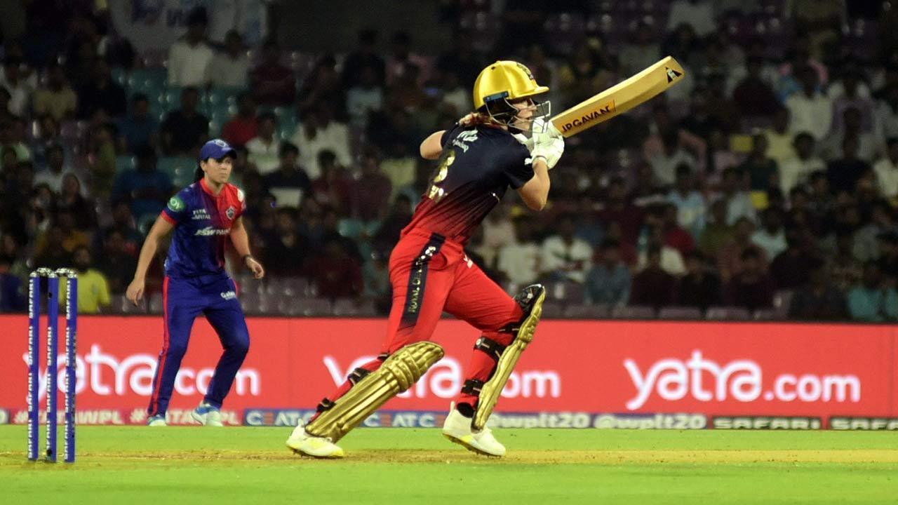 WPL 2023: Smriti Mandhana struggles continue, Perry shines with 67 not out