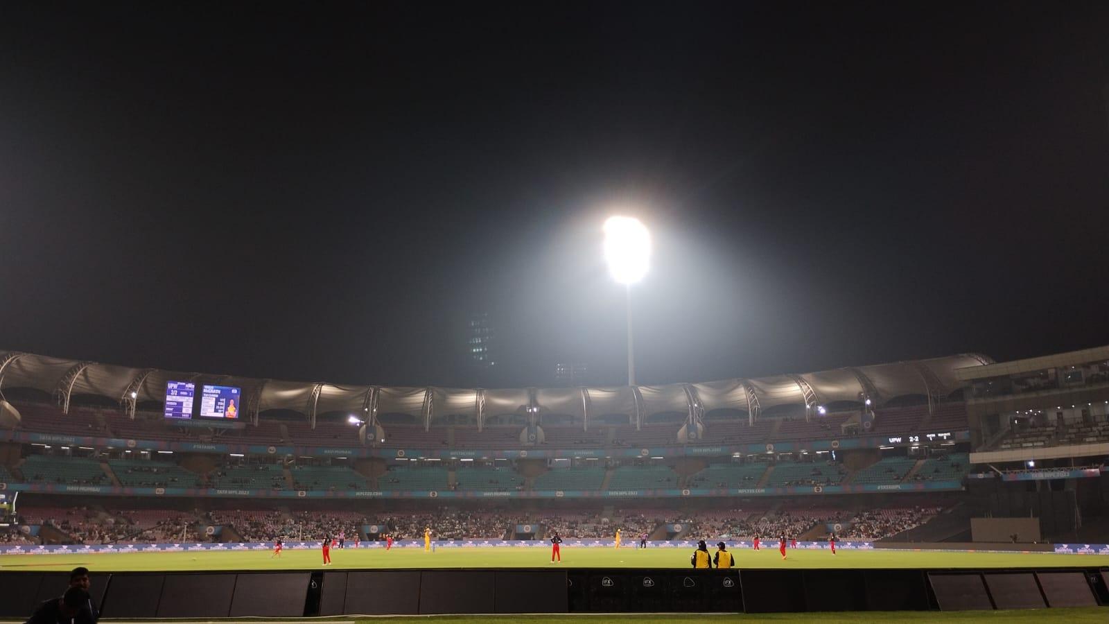 A moment from RCB vs UPW on Wednesday at DY Patil stadium (Pic Courtesy: Srijanee Majumdar)