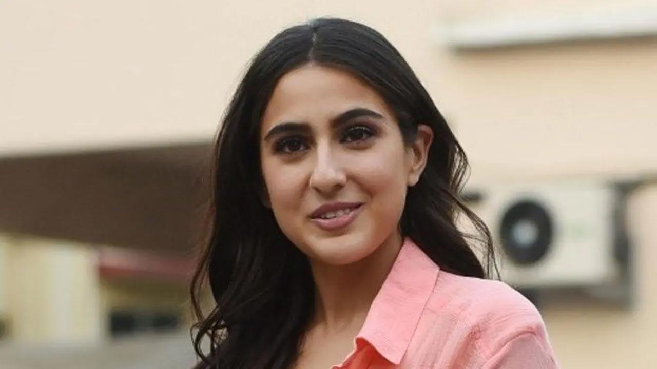 Sara Ali Khan shoots in Delhi for Homi Adajania's 'Murder Mubarak' Sara Ali Khan shoots in Delhi for Homi Adajania's 'Murder Mubarak'