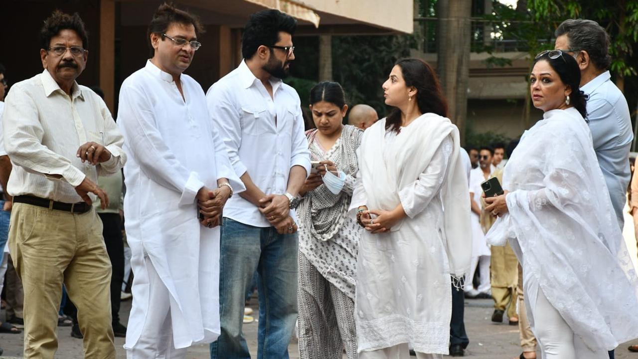 Also spotted at the meet to pay their tribute were actors Vidya Balan, Tanvi Azmi, actor-anchor Maniesh Paul among others.