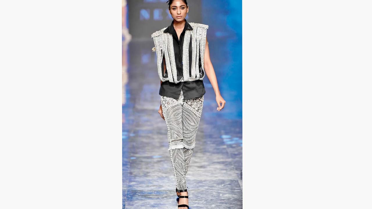 Saisha Shinde repurposed an “unsold” jacket-trousers outfit from a 2020 collection into an evening wear ensemble for her show last week. Pic/Satej Shinde