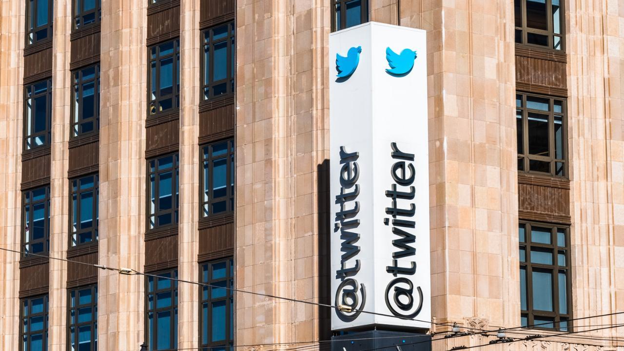 Mumbai journalist accuses Twitter of stealing his concept of special tick for heads of state