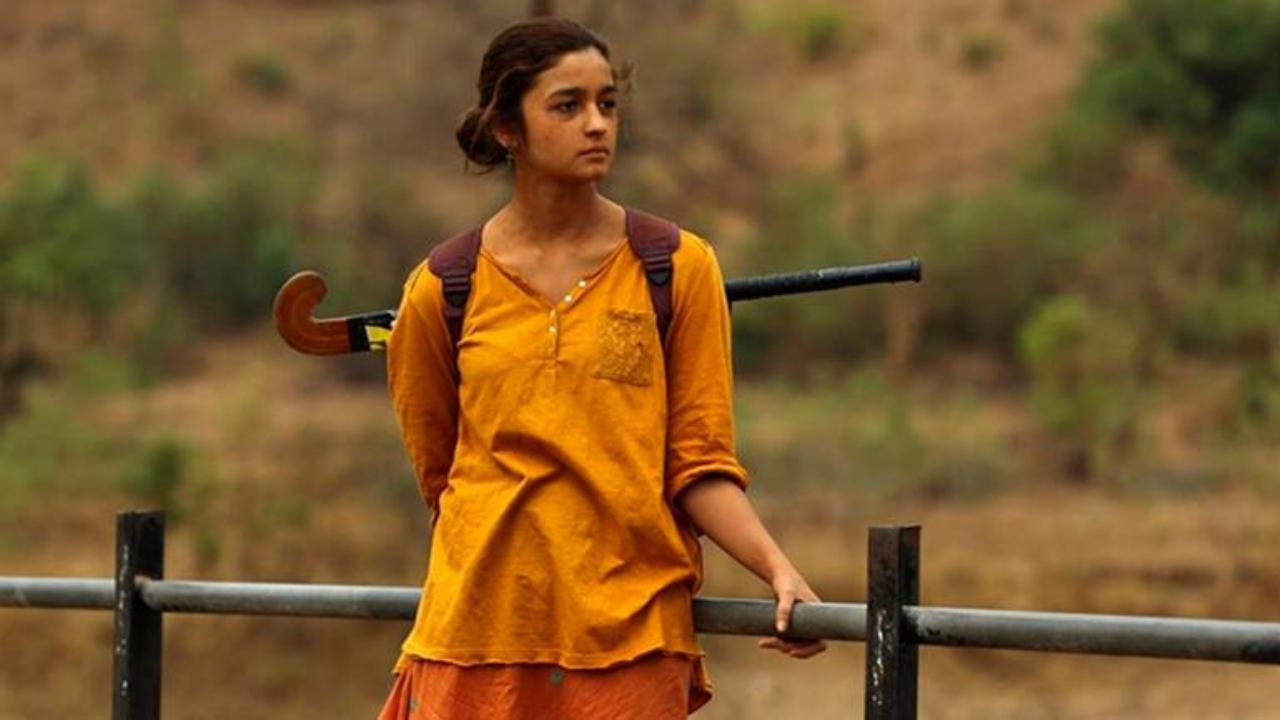 Udta Punjab - Alia Bhatt played the role of Mary Jane, a migrant Bihari laborer who becomes addicted to drugs, in the film ‘Udta Punjab’. Directed by Abhishek Chaubey, ‘Udta Punjab’ is a crime drama film that explores the drug problem in the state of Punjab. ‘Udta Punjab’ was a controversial film due to its depiction of drug use and its portrayal of the state of Punjab.
IMDb rating - 7.7
 