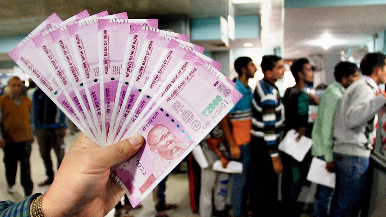 Not again! say Mumbai citizens after RBI withdraws Rs 2,000 notes