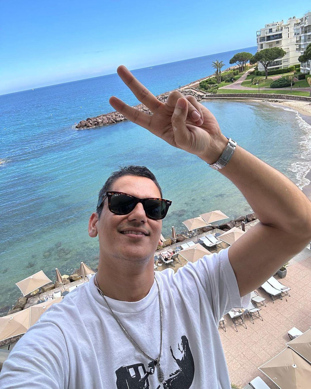 Vijay Varma, who is basking in the success of 'Dahaad', is currently in France for the 2023 Cannes Film Festival and has shared adorable selfies from the beautiful landscapes of France in the background.