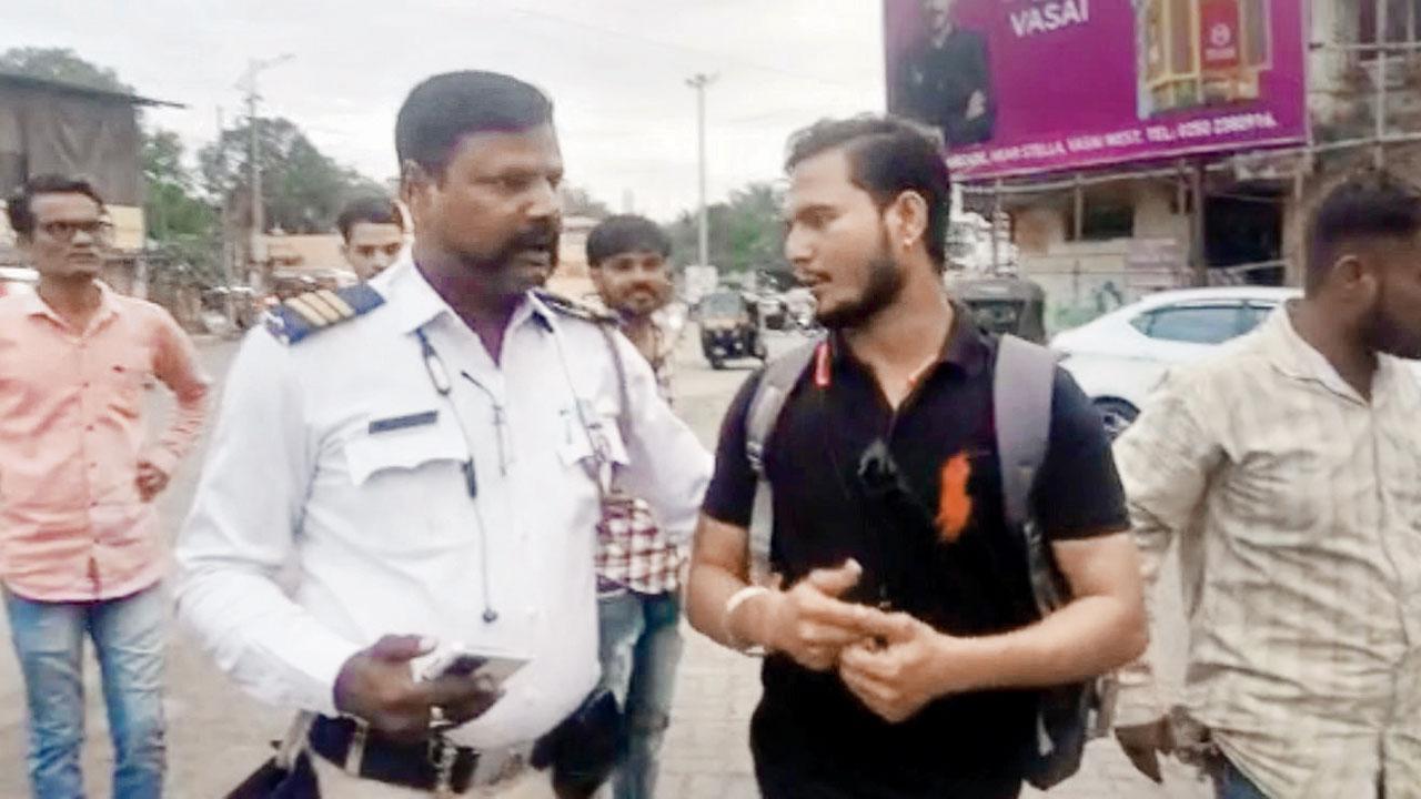 Mumbai: Angry man sets own motorbike ablaze during nakabandi in Vasai