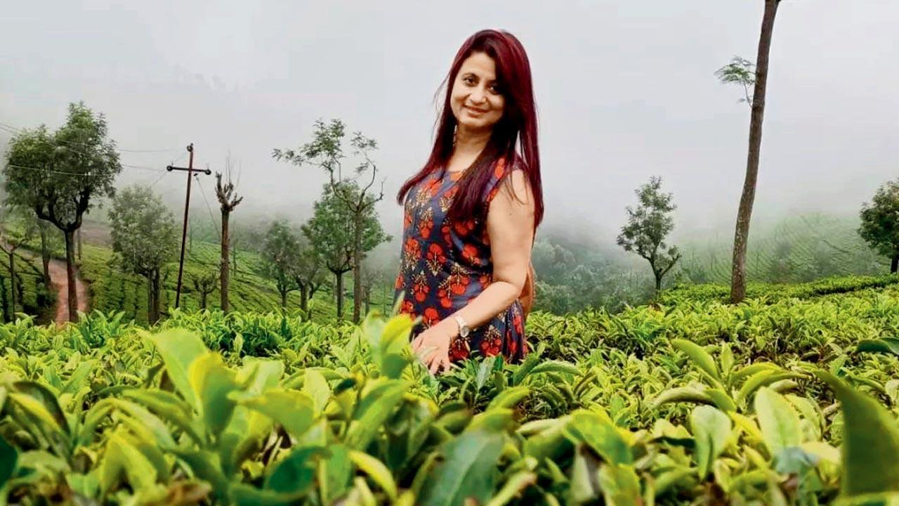 Anjali enjoys ‘refreshing chill’ in ooty