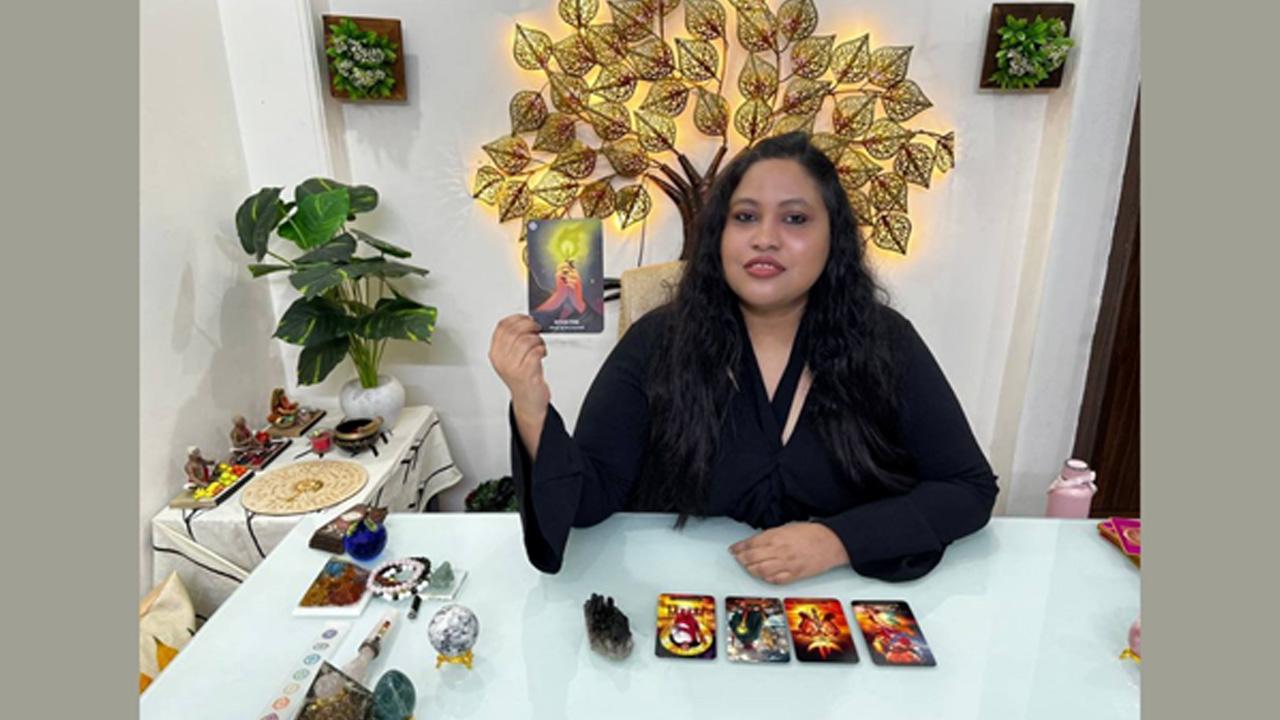 Unlock Your Future with Aryya Roy – India’s Most Renowned Crystal Reiki Healer,