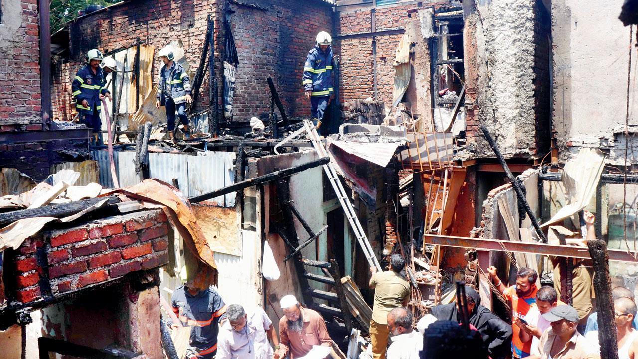 Mumbai: Fire in meter box destroys 12 houses in Bandra slum