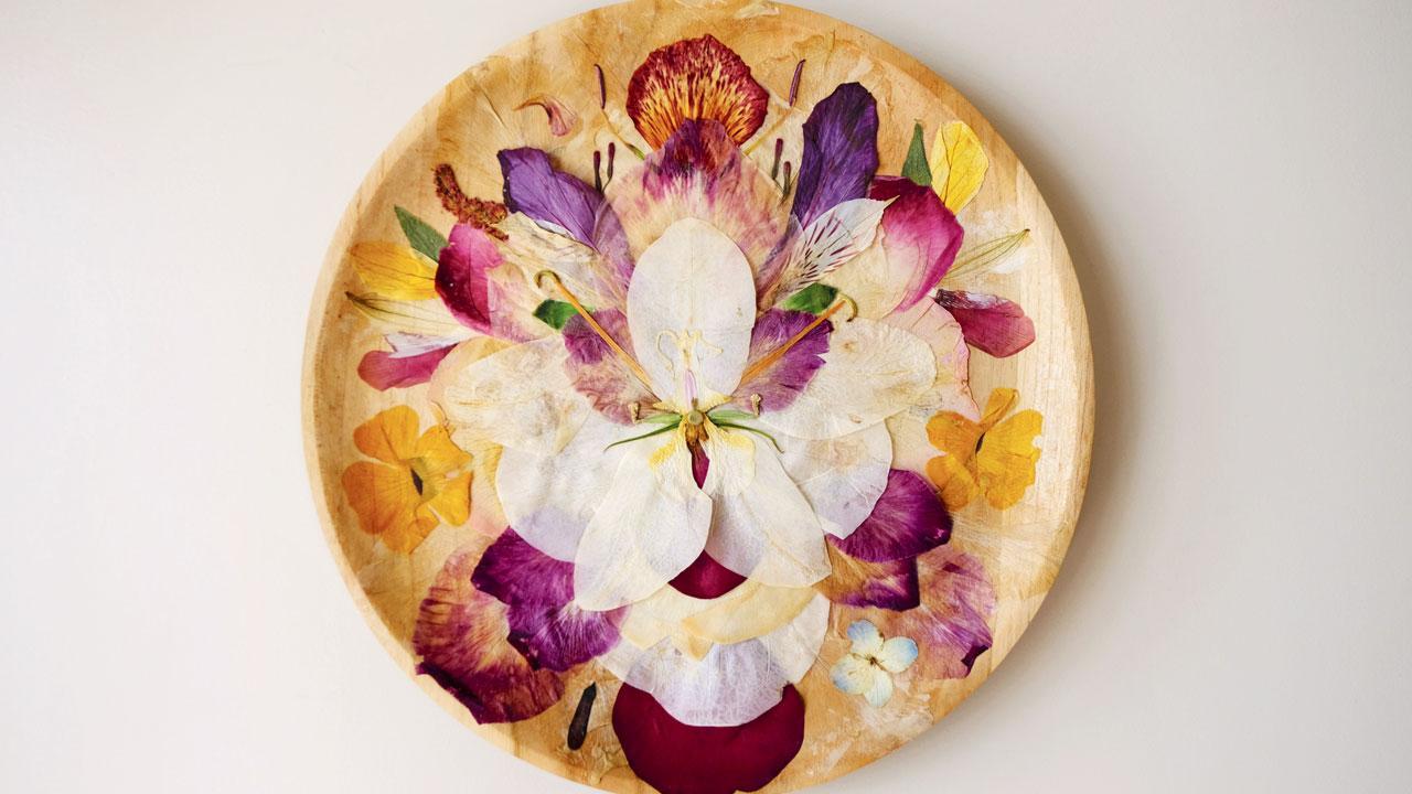 Like staying close to nature? This tree walk and floral art workshop is just for you