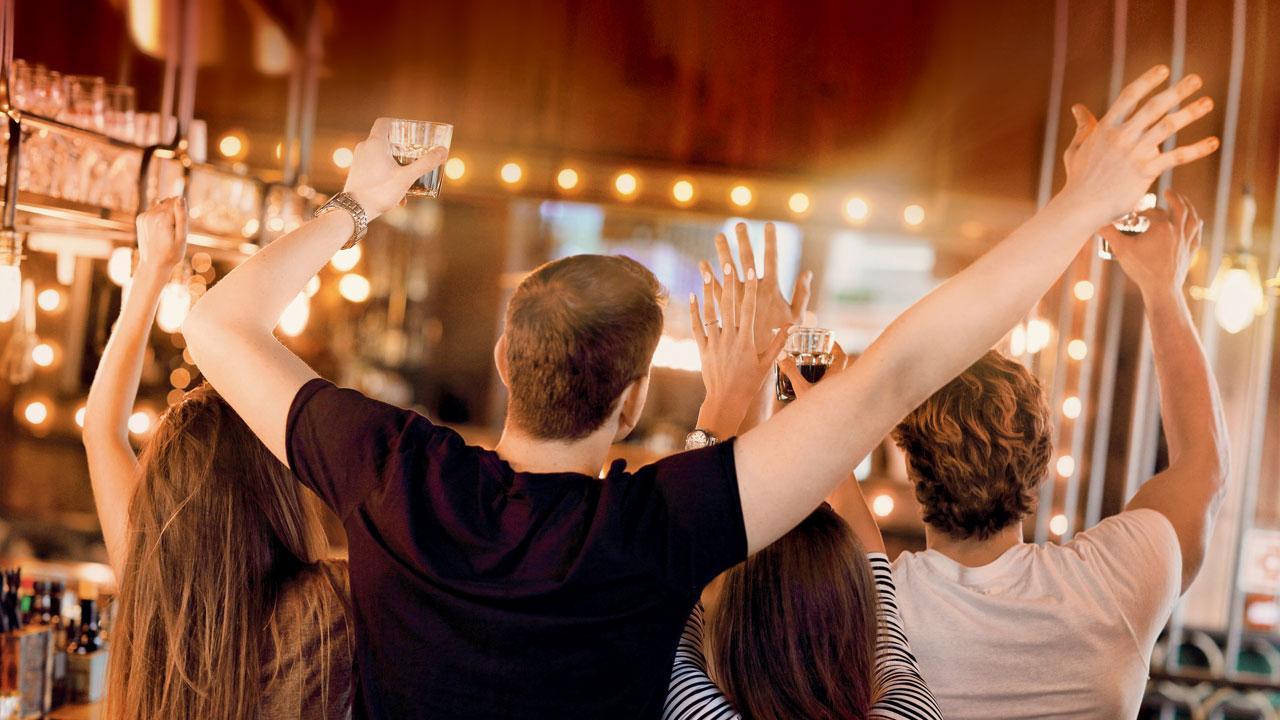 Excited for IPL finals? Enjoy the match with friends at these Mumbai restaurants