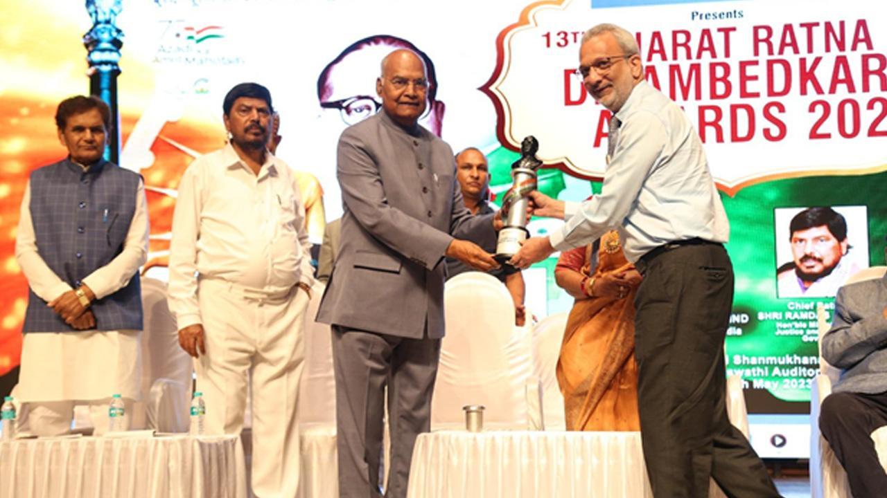 Dr. Bipin Sule Honored by 14th President Ramnath Kovind for Promoting National Education Policy