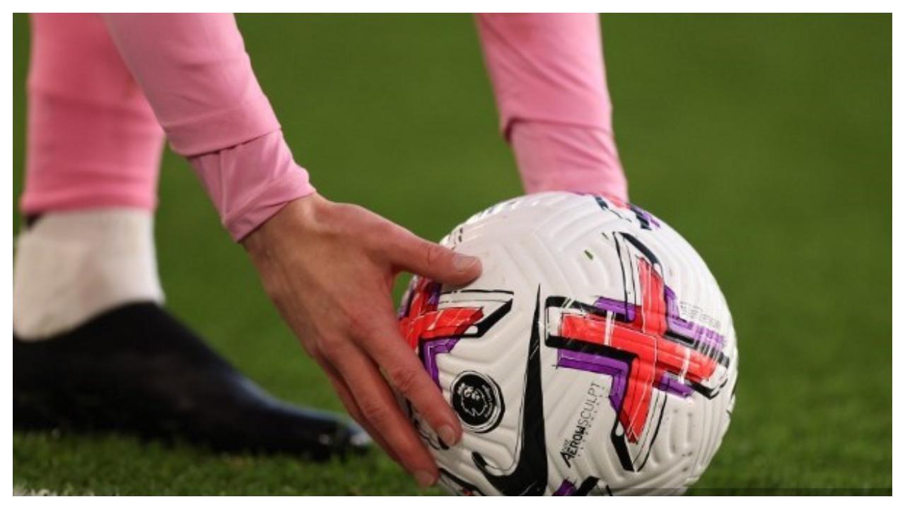 Premier League teams mark coronation of King Charles III