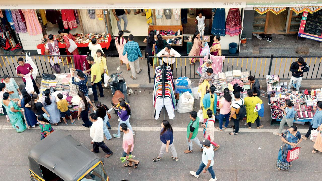 The last hawkers’ survey was conducted in 2014. Pic/Anurag Ahire