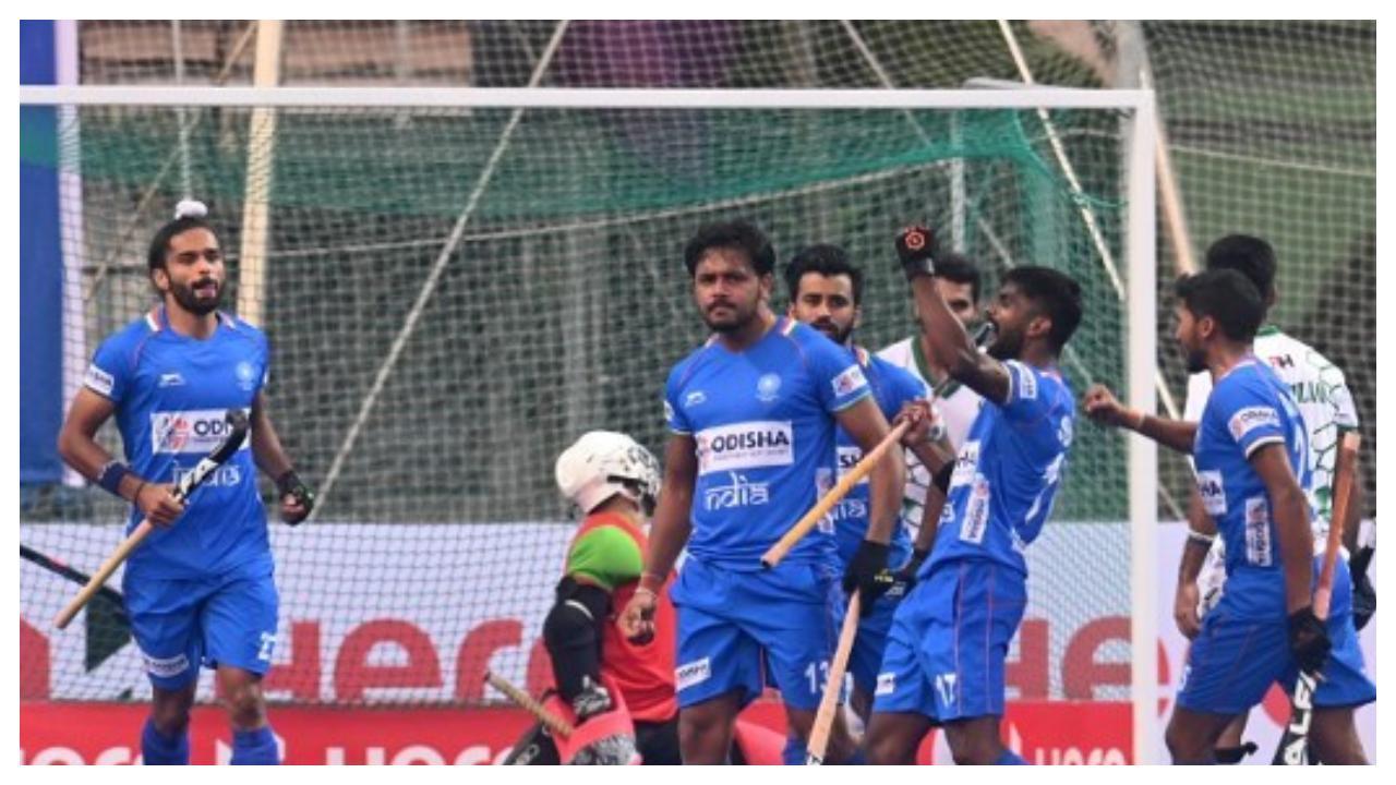 Newly-appointed support staff Rhett Halkett, Alan Tan join hockey camp