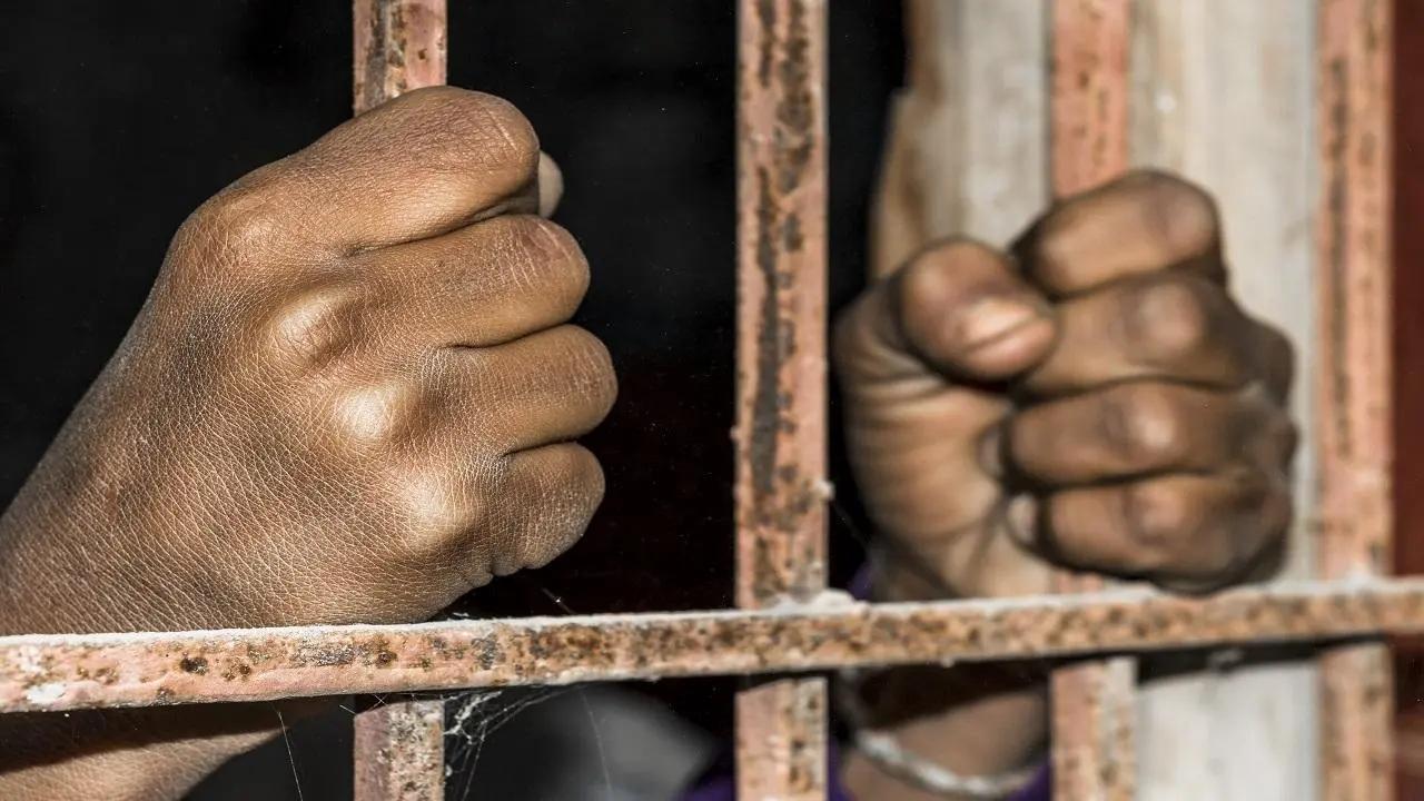 Maharashtra: Mobile phone, ganja seized from two inmates at Nagpur jail