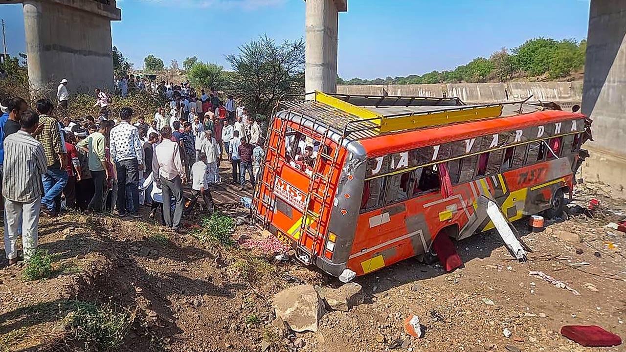 The injured persons were admitted to the district hospital in Khargone. A magisterial probe has been ordered into the incident, Mishra said. Madhya Pradesh Chief Minister Shivraj Singh Chouhan announced an ex-gratia of Rs four lakh to the kin of each of those killed in the accident. Pic/PTI