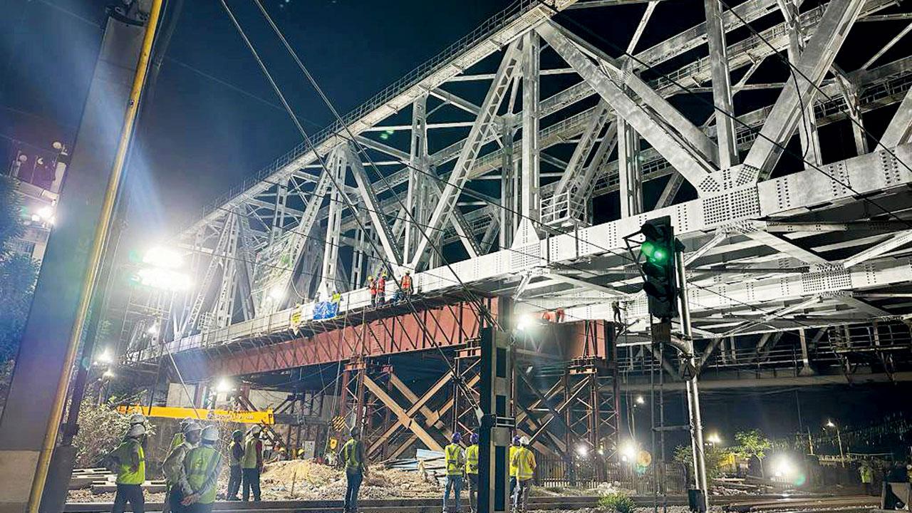 The Kopar bridge with the girders