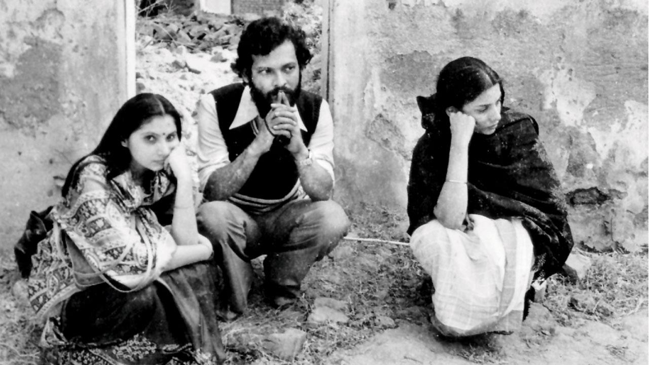 Kunal Sen and his wife, Nisha Ruparel-Sen, with actor Shabana Azmi, during the shooting of Khandhar. PIC/SUBHASH NANDY