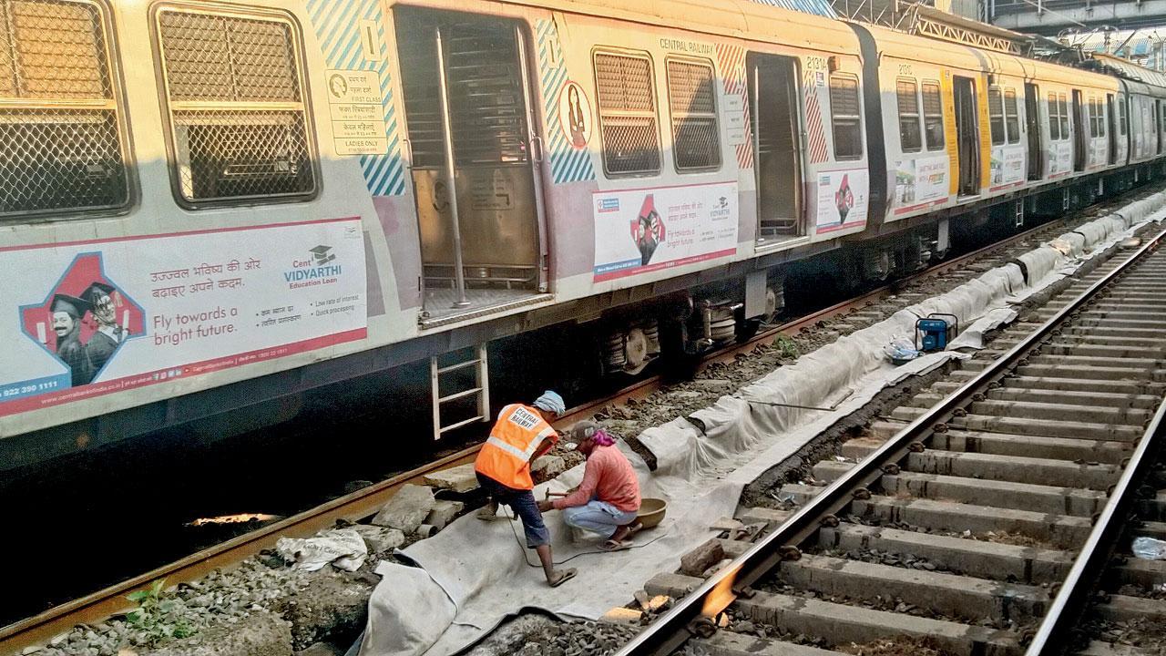 Mumbai: Fabric will help in removal of muck on railway tracks, says Central Railway officials