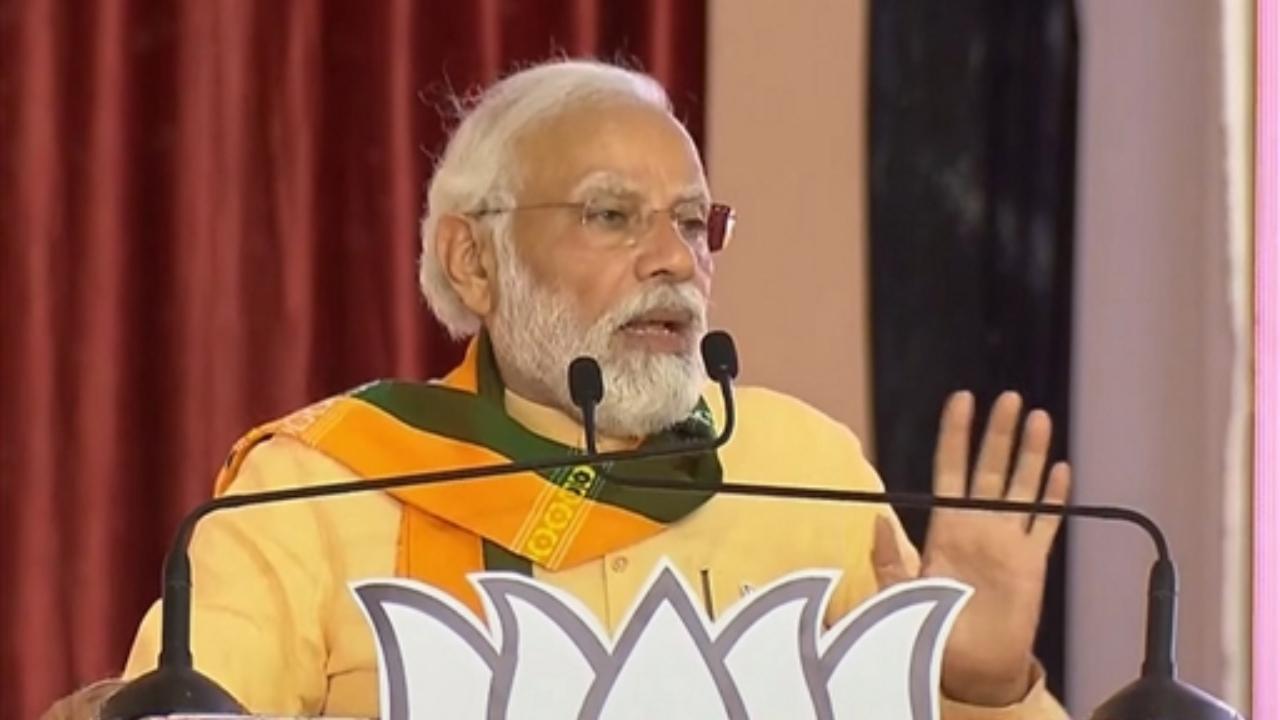 PM embarks on 8-km roadshow in Bengaluru