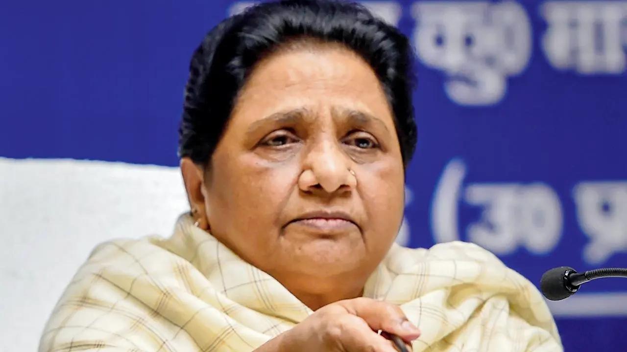 Mayawati urges party workers to begin preparation for LS Polls in Maharashtra