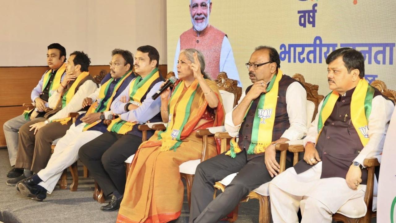IN PHOTOS: Maharashtra BJP leaders mark nine years of Modi government