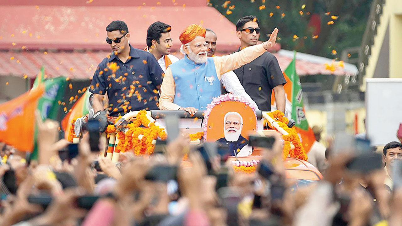 Karnataka fighting for BJP: Modi