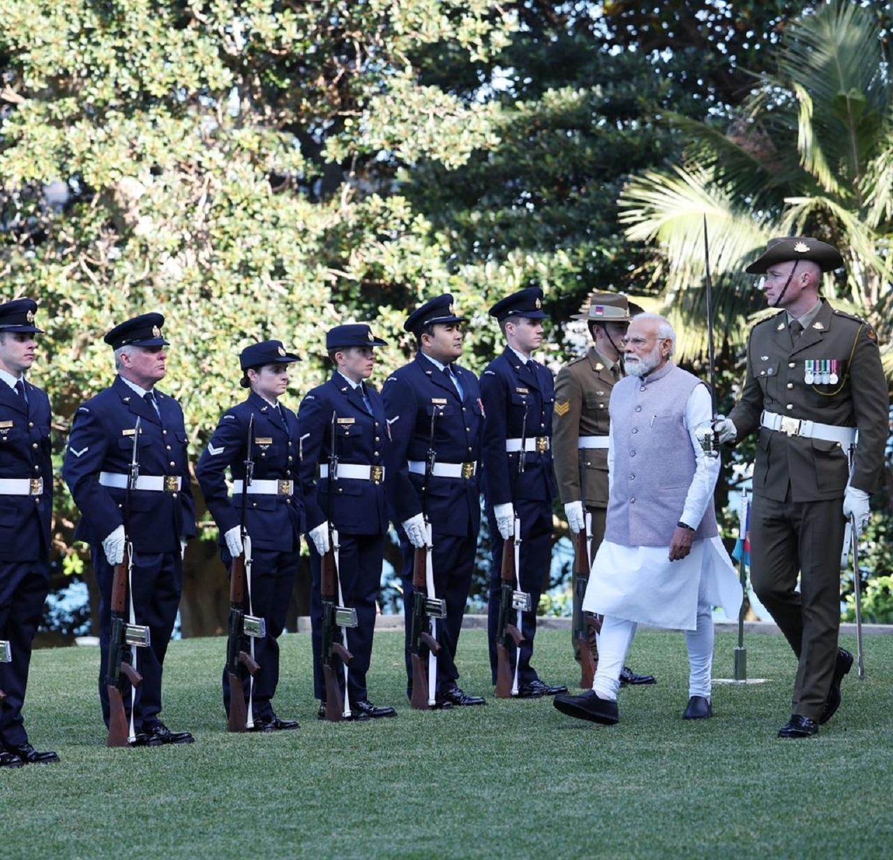 Prime Minister Modi also signed the visitors' book at the Admiralty House in Sydney